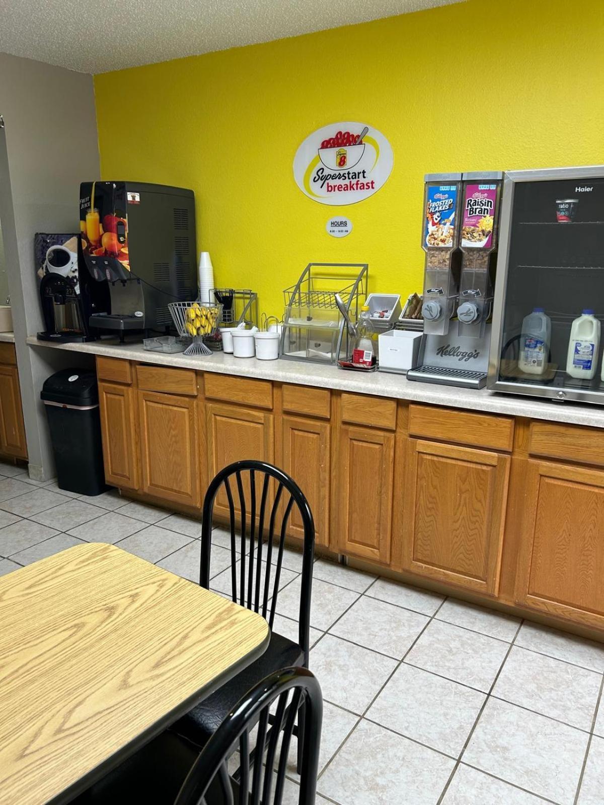 布莱尔速8酒店 Blair 外观 照片